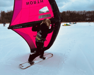 Wing snowboarding